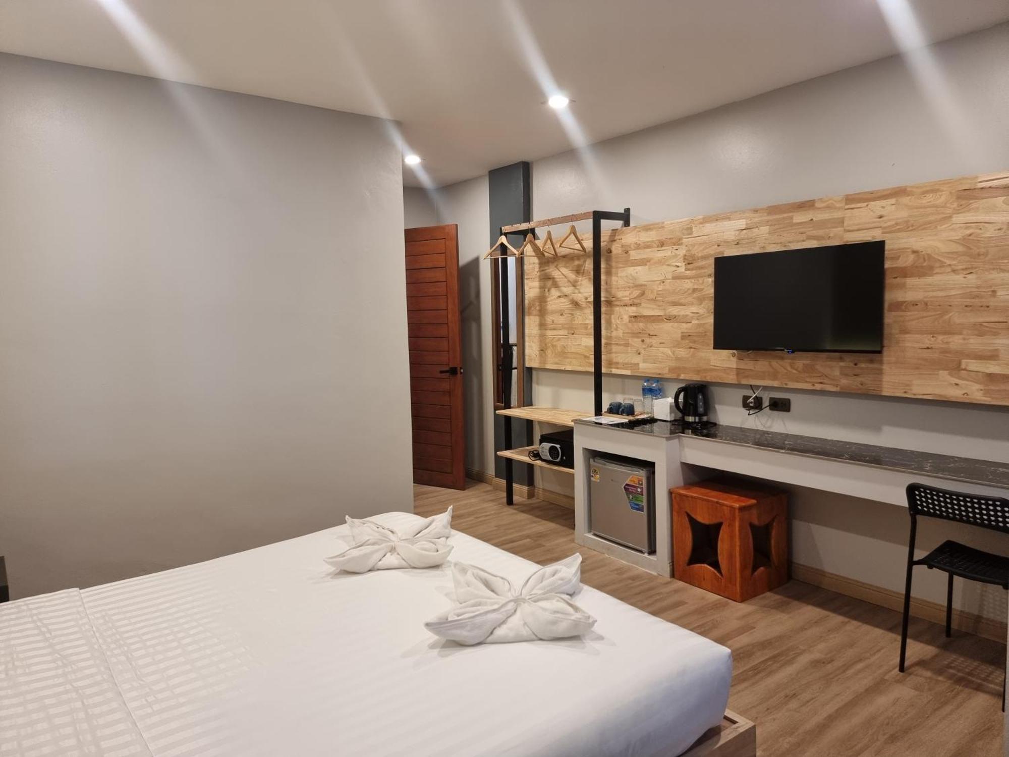Diva Boutique Hotel Patong Extérieur photo