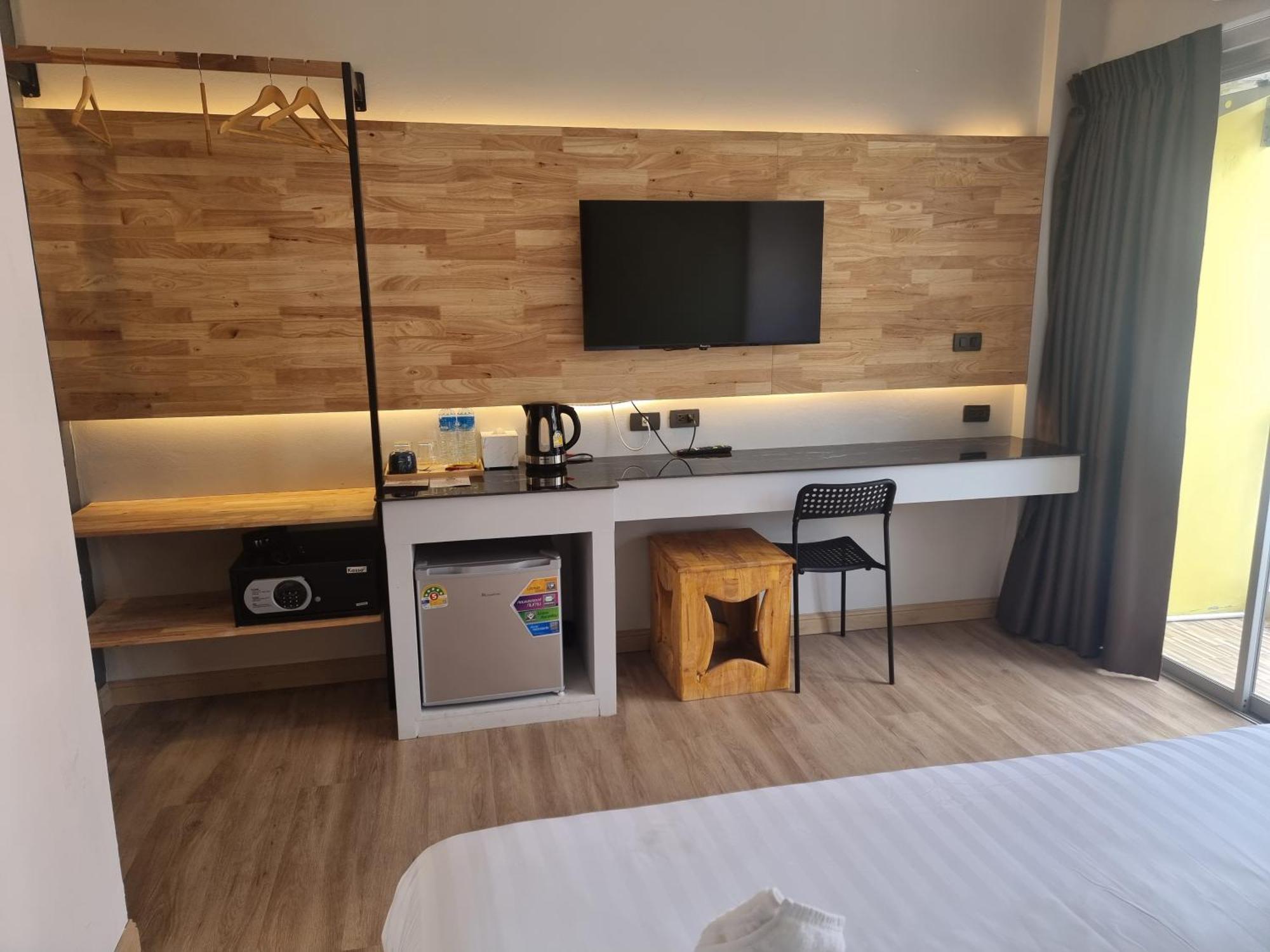 Diva Boutique Hotel Patong Extérieur photo